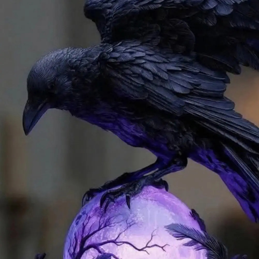 ゴシックレイヴンLEDランプ、紫色の輝き球に手作りされた彫刻 - Unique Lighting Decor のレビューと価格