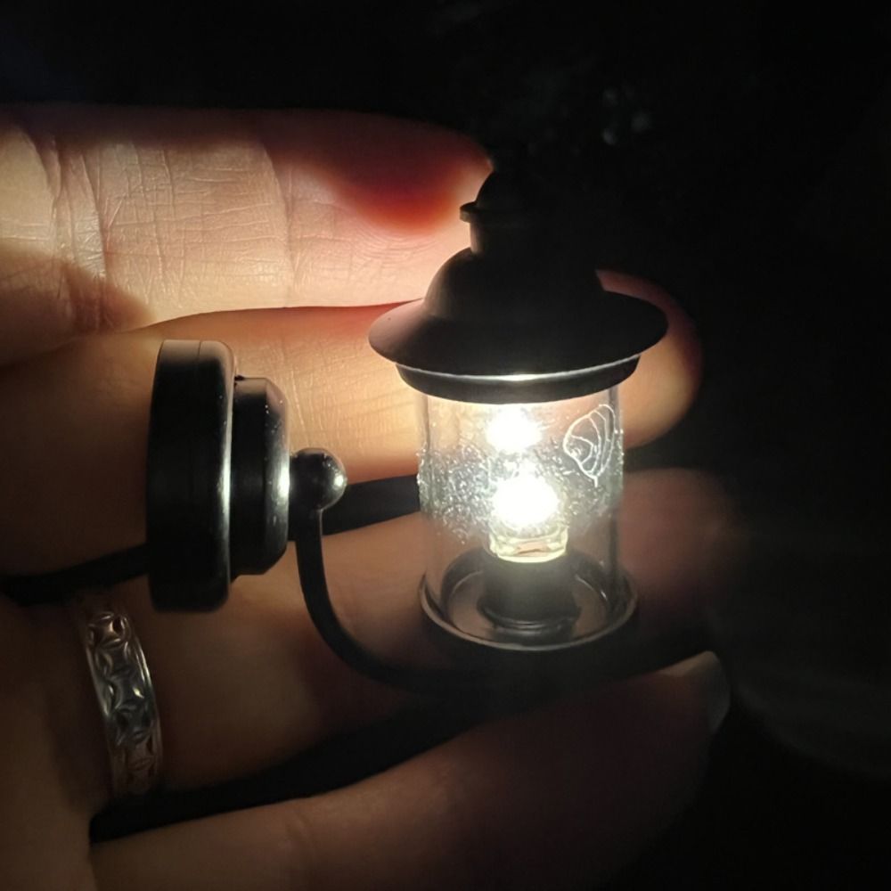 ドールハウスのミニチュアLEDウォールライト,1:12スケー - Lighting Metal Wall Decor のレビューと価格