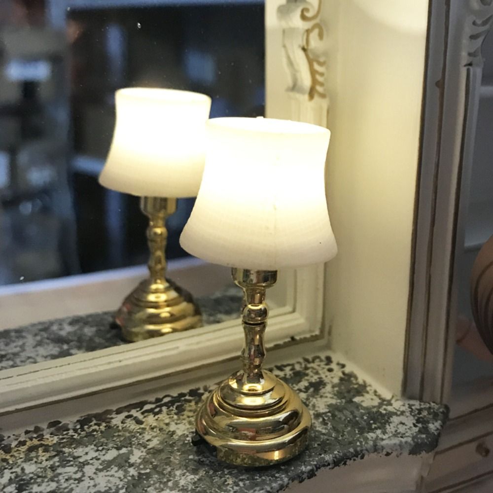 ドールハウスのミニチュアLEDウォールライト,1:12スケー - Lighting Metal Wall Decor のレビューと価格
